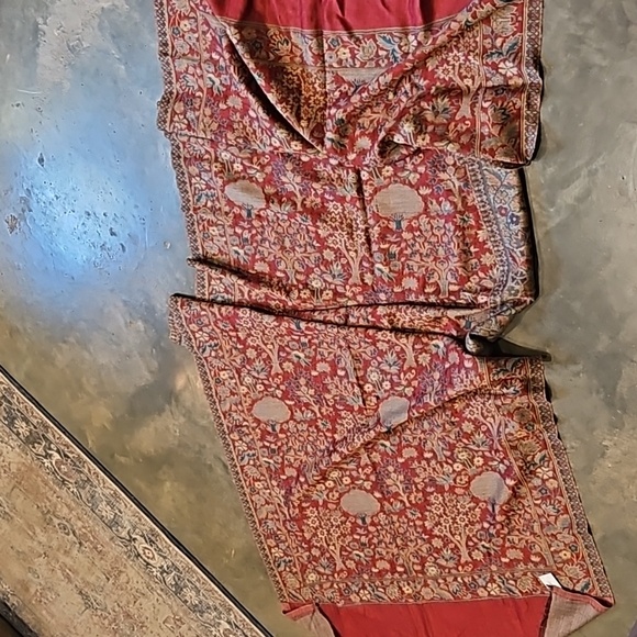 Stunning new in box PASHMINA SHAWL 86x31 so soft gorgeous pattern reds - Picture 4 of 12